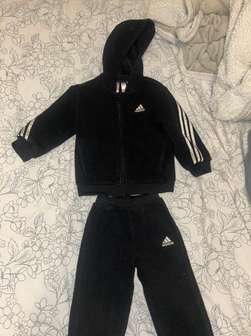 Buy & Sell West London Hounslow - Photos for Adidas kids set