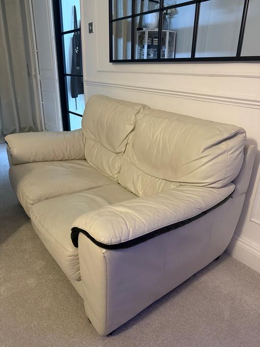 Buy & Sell East London Maryland - East London - Photos for 2 seater leather sofa