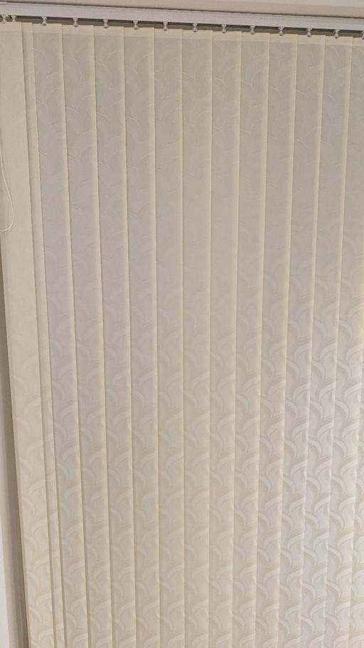 Buy & Sell Hertfordshire Hertsmere - Photos for cream vertical blinds for patio doors