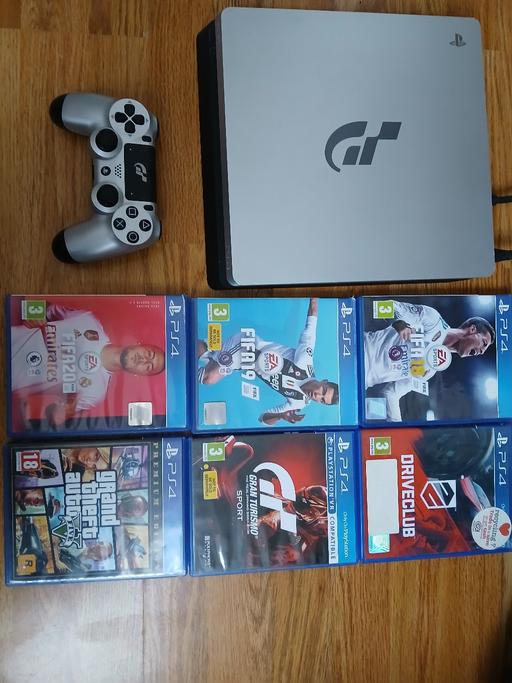 Buy & Sell West Midlands Birmingham - Photos for PS4, controller and 6games