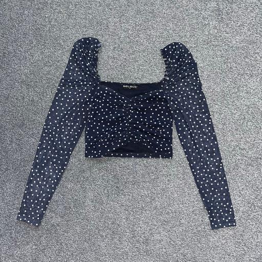 Buy & Sell Surrey Epsom and Ewell - Photos for Navy white polka dot mesh crop top size small