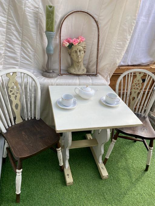 Buy & Sell South West London Merton - Photos for Occasion table with 2xVintage Windsor chairs 