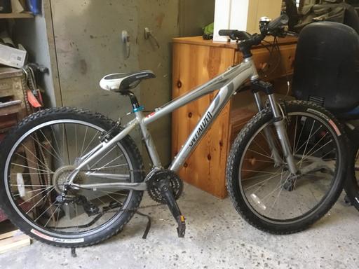 Buy & Sell Surrey Reigate and Banstead - Photos for SPECIALIZED HARDROCK