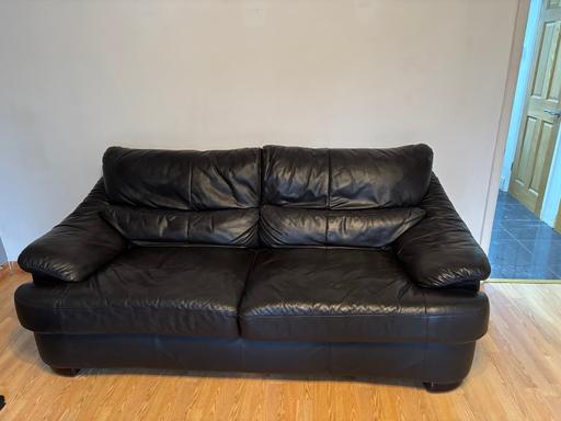 Buy & Sell West Midlands Birmingham - Photos for 2 seater leather sofa