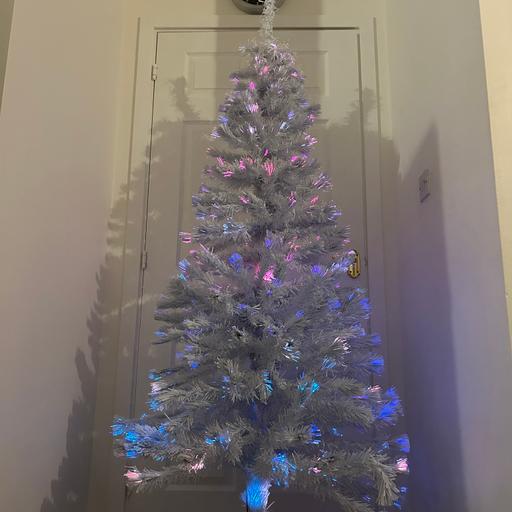 Buy & Sell West Midlands Birmingham - Photos for 5”7 Christmas tree LED flashing multicolour