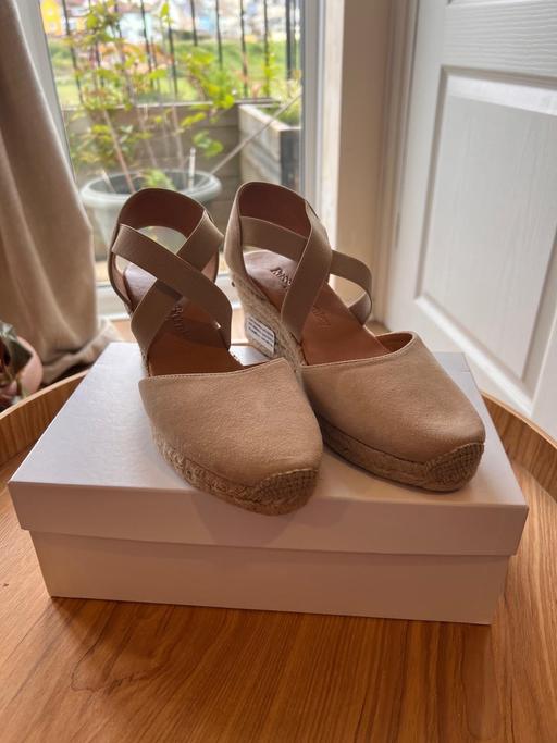 Buy & Sell East Sussex Lewes - Photos for Russell & Bromley Suede Platform Shoes