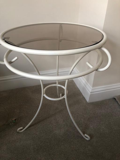 Buy & Sell South East London Falconwood - SE9 - Photos for Lamp or side table