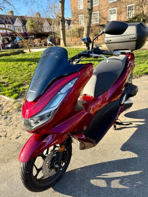 Vehicles North London Holloway - North London - Photos for 2022 Honda PCX 125cc Includes £500+ in Extras