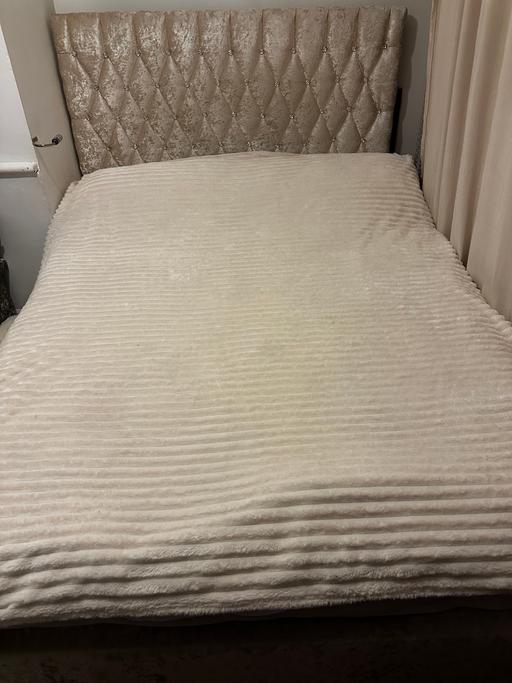 Buy & Sell North London Ponders End - North London - Photos for Crush velvet double bed frame