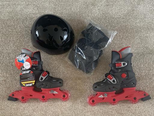 Buy & Sell West Midlands Birmingham - Photos for SK8R Adjustable Skates Helmet Knee Wrist Pads