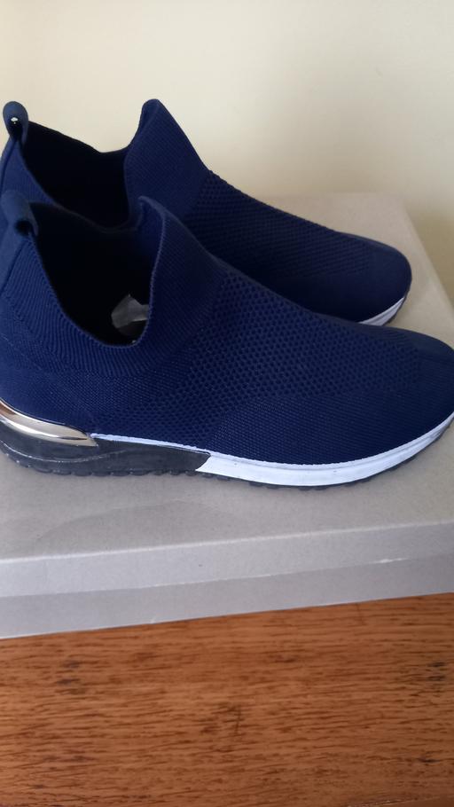 Buy & Sell South East London Deptford - South East London - Photos for Breathable soft wear walking shoes