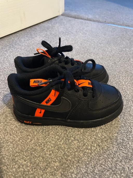 Buy & Sell Wokingham Finchwood Park - Reading - Photos for Black and orange Air Forces