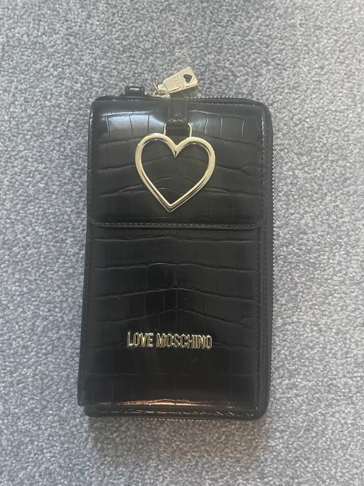 Buy & Sell Wokingham Finchwood Park - Reading - Photos for Moschino purse