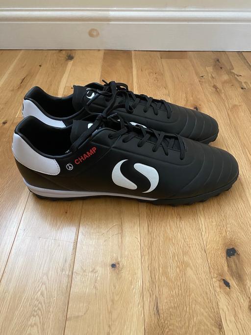 Buy & Sell North West London Harrow - Photos for Sandico Astro Football Boots