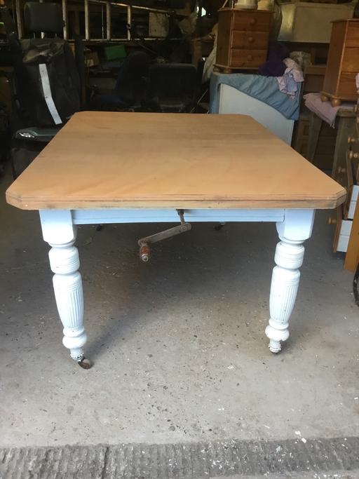 Buy & Sell Surrey Reigate and Banstead - Photos for ANTIQUE VICTORIAN EXSTENDING DINNING TABLE