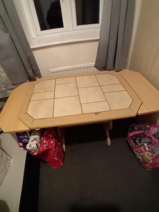 Buy & Sell Hertfordshire North Hertfordshire - Photos for Small tiled top table