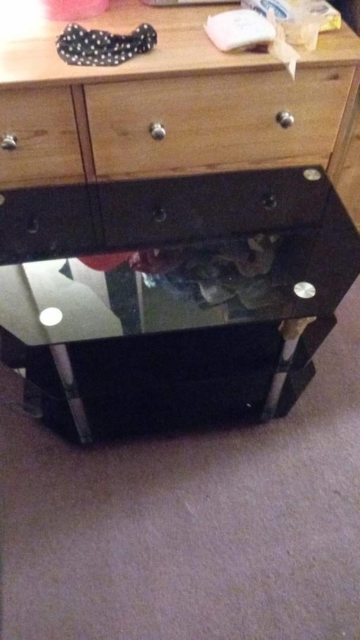 Buy & Sell Hertfordshire North Hertfordshire - Photos for Black glass tv unit