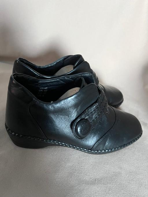 Buy & Sell Bedfordshire Central Bedfordshire - Photos for Cushion Walk Black Flat Ankle Boots Size 4