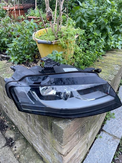 Vehicles Central London Southwark - Central London - Photos for Audi A4 2008 B8 Headlight