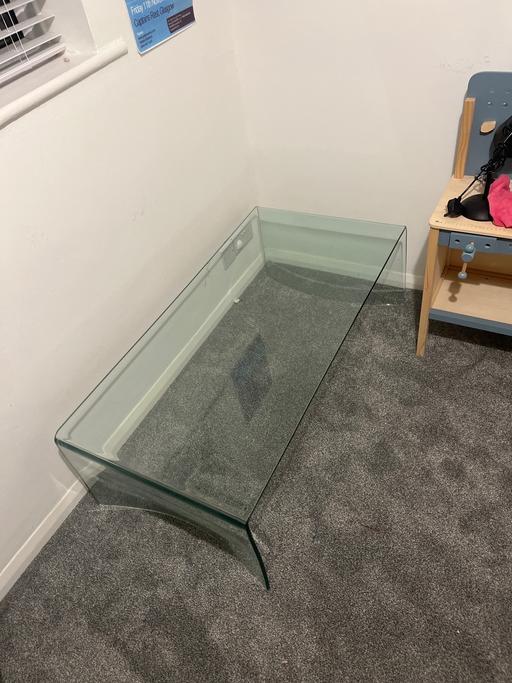 Buy & Sell Surrey Waverley - Photos for Glass Coffee Table