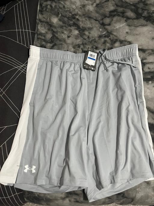 Buy & Sell Staffordshire South Staffordshire - Photos for UNDER ARMOUR GREY MENS SHORTS L AND XL