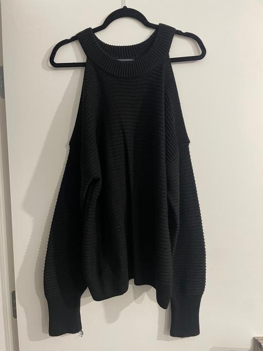 Buy & Sell Surrey Spelthorne - Photos for Cold-shoulder jumper