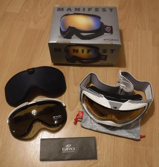 Buy & Sell Surrey Waverley - Photos for Stunning Giro Manifest Ski Goggles - New!