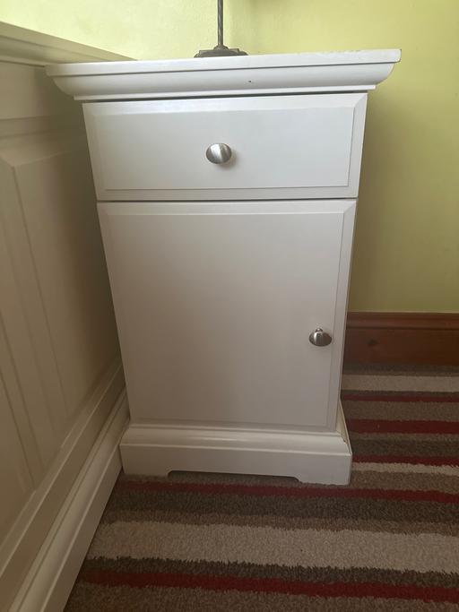 Buy & Sell Ealing Northolt - Ealing - Photos for Bedside cabinet