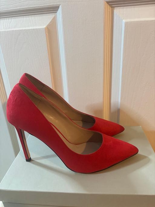 Buy & Sell North West London Baker Street - North West London - Photos for CARVELA red shoes