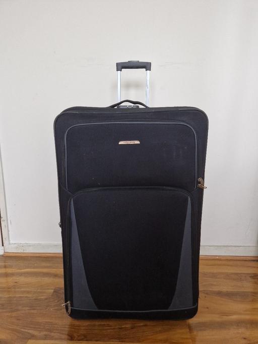 Buy & Sell East London Bow - East London - Photos for Large black travel suitcase