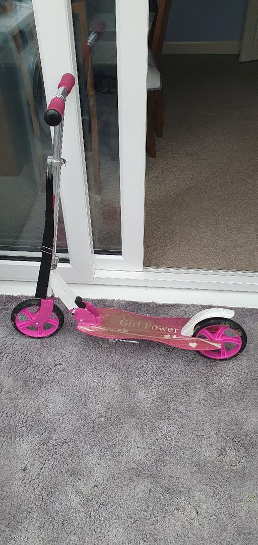 Buy & Sell West Midlands Birmingham - Photos for Pink scooter