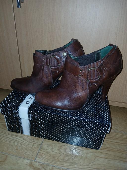 Buy & Sell Leicestershire Hinckley and Bosworth - Photos for brown leather boots