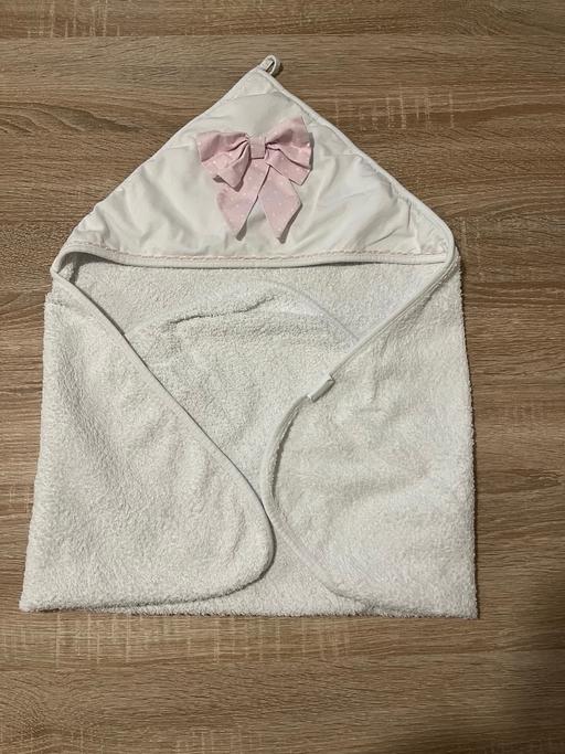 Buy & Sell South West London Kingston upon Thames - Photos for Baby girl hooded towel