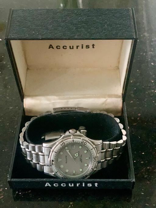 Buy & Sell East London Wapping - East London - Photos for Accurist Date 100m Sports Watch