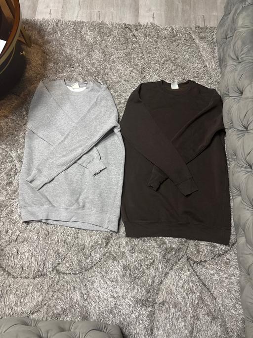 Buy & Sell South East London Southend - South East London - Photos for Brown and Grey oversized jumper (set of 2)