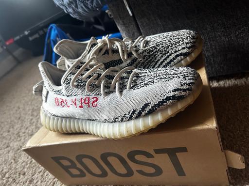 Buy & Sell Northumberland High Callerton - Northumberland - Photos for Yeezy boost 350s - Zebra