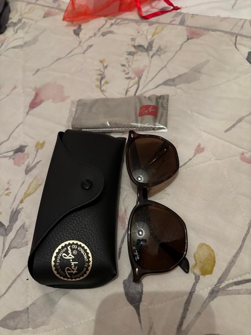 Buy & Sell West Midlands Dudley - Photos for Genuine ray ban sunglasses