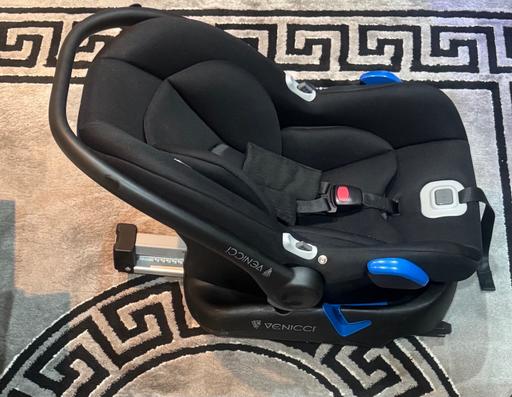 Buy & Sell Essex Tendring - Photos for Venicci Isofix base and car seat