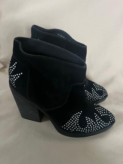 Buy & Sell Bedfordshire Central Bedfordshire - Photos for Topshop Black Suede Block Heel Boots Size 3