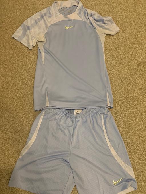 Buy & Sell Worcestershire Bromsgrove - Photos for Nike shorts and t-shirt