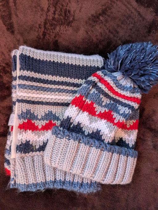 Buy & Sell Staffordshire South Staffordshire - Photos for Child's Hat & Scarf Set