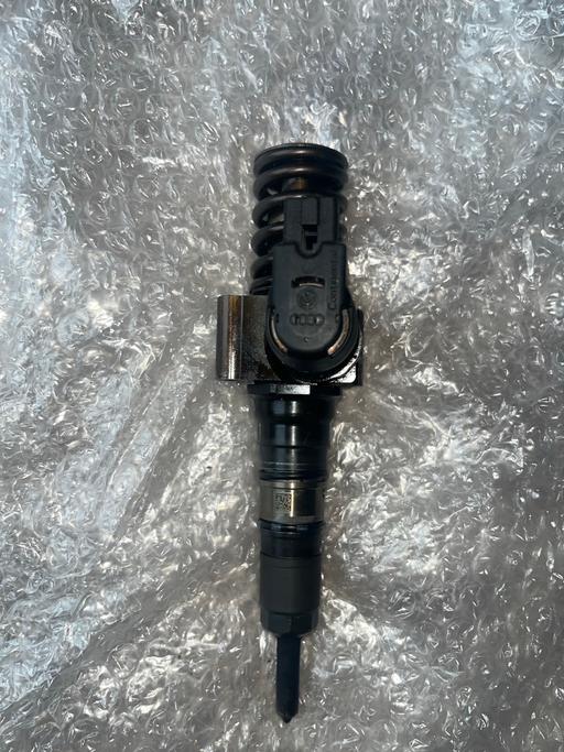 Vehicles Norfolk King's Lynn and West Norfolk - Photos for VW 2.0 TDI fuel injector