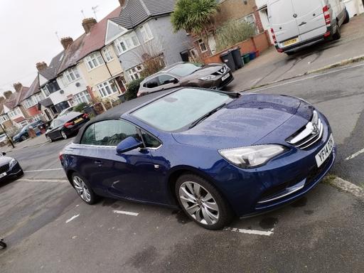 Vehicles East London Poplar - East London - Photos for vauxhall Cascada