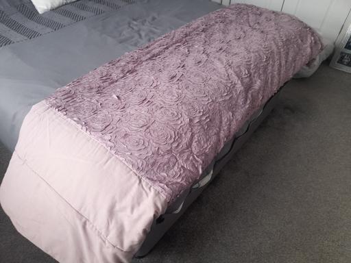 Buy & Sell Staffordshire Tamworth - Photos for Bed throw double