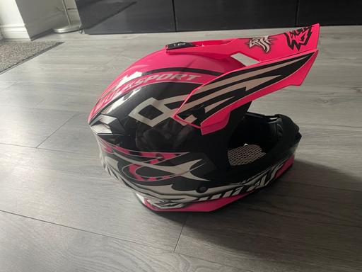 Vehicles West Midlands Walsall - Photos for Pink wulf helmet size M