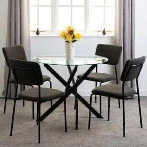 Buy & Sell South Yorkshire Rotherham - Photos for Sheldon round glass table and 4 chairs