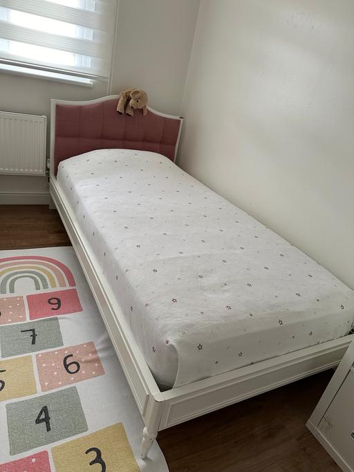 Buy & Sell South East London Elephant and Castle - South East London - Photos for Bed with Mattress 