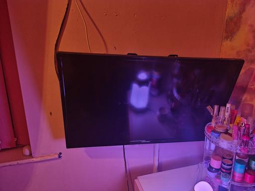 Buy & Sell West Yorkshire Bradford - Photos for 32 inch tv