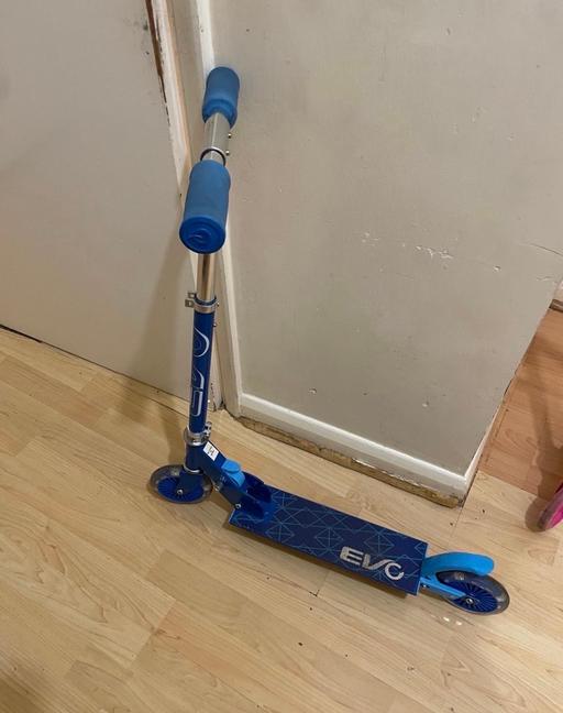 Buy & Sell West London White City - West London - Photos for Boys blue scooter