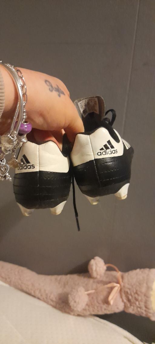 Buy & Sell West Yorkshire Kirklees - Photos for Adidas football boots size 10 kids